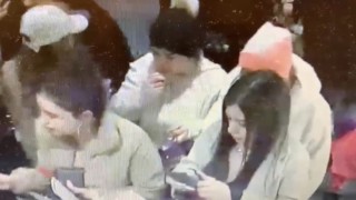 (Özel) Beşiktaş?ta yankesici kadınlar suçüstü yakalandı: Hırsızlık anları kamerada