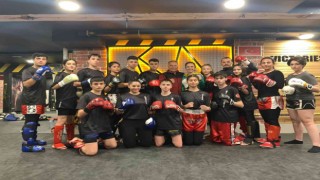 (ÖZEL) Kick Boks Türkiye Şampiyonasına katılacak 19 sporcunun hedefi milli takıma girmek