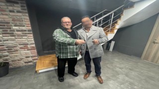 (Özel) Yolda bulduğu 750 bin liralık çeki sahibine teslim etti