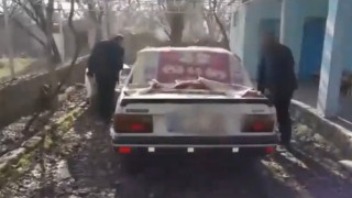 Pişkinliğin böylesi: Çaldıkları araca yakıt aldılar, parasını ödemeden kaçtılar