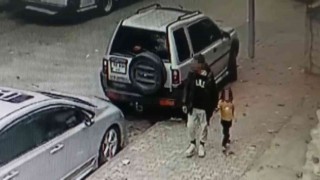 Polis kaçırılan çocuğu bulmak için 12 saat kamera kaydı izledi