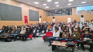 Rektör Türkmen 7. Tematik Kış Kampında Yurt-Time Spor projesini anlattı