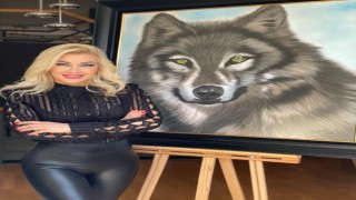 Ressam Önyürünün eserlerine yoğun ilgi
