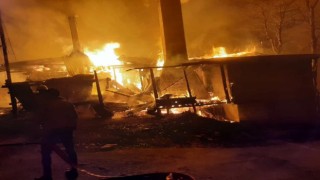 Rizede yaşlı çiftin kaldığı ev yangın sonucunda kullanılamaz hale geldi