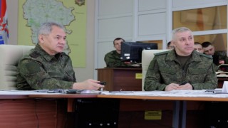 Rusya Savunma Bakanı Şoygudan Ukraynadaki birlik komutanlarına ziyaret