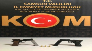 Samsunda bir araçta 2 ruhsatsız tabanca ele geçirildi