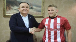 Samu Saiz resmen Sivassporda