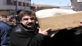 Sanatçı Burhan Çaçan kalp krizi sonucu hayatını kaybetti