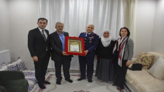 Şehit Faim Bozkurtun ailesine şehadet belgesi verildi