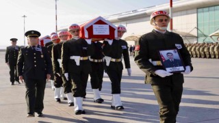 Şehit olan askerlerin cenazeleri Ağrıdan memleketlerine uğurlandı