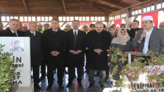 Şehit polis Fethi Sekin kabri başında anıldı