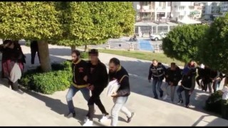 Selam kavgasında kafasından silahla yaralandı