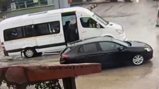 Servis şoförü öğrencileri tokatladı