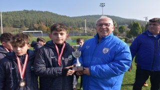 Seyit Mehmet Özkan: “Futbolcu ihraç eden ülke olmalıyız”