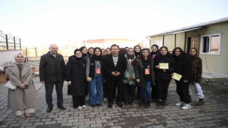Sıfır Atık Liginin liseli yarışmacılarıyla buluşan Dr. Şadi Yazıcı: “Dünya artık 23,5 ton daha dengeli”