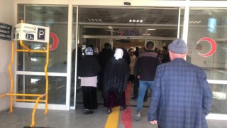 Siirtte askeri helikopter traktör altında kalan genç için havalandı