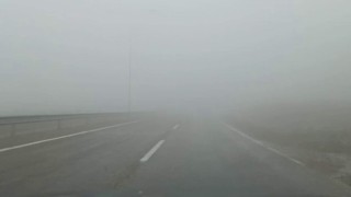 Siirtte etkili olan sis görüş mesafesini düşürdü, sürücüler ilerlemekte zorlandı