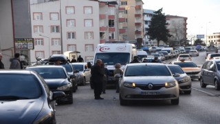 Sinopta 2 otomobil çarpıştı: 1 yaralı