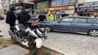 Sinopta otomobille çarpışan motosiklet sürücüsü yaralandı