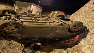 Sinopta tünel girişinde otomobil takla attı: 2 yaralı