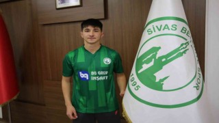 Sivas Belediyespor, Sivasspordan iki oyuncuyu kadrosuna kattı