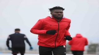 Sivassporun yeni transferi Jordy Caicedo ilk idmanına çıktı