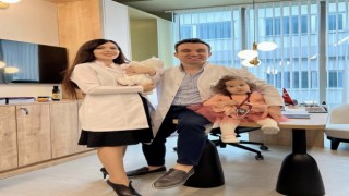 Sosyal medya fenomeni Özlem Lina Öze anlamlı jest