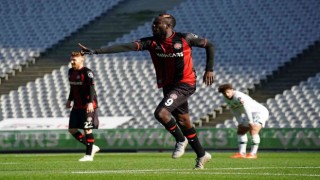 Spor Toto Süper Lig: Fatih Karagümrük: 2 - Konyaspor: 0 (İlk yarı)