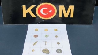 Suçüstü yakalanan 2 tarihi eser kaçakçısı tutuklandı