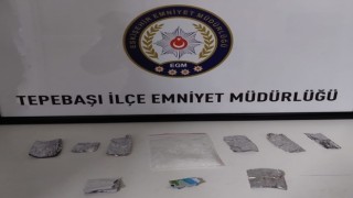 Şüphelenilerek durdurulan şahsın üzerinden uyuşturucu madde çıktı