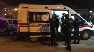 Taksi durağı önünde bıçaklı saldırıya uğrayan kişi yaralandı