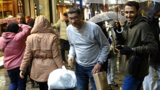 Taksime akşam saatlerinde yağmur sürprizi