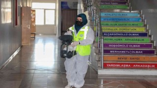 Talastaki okullarda yarıyıl tatili temizliği