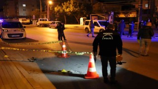 Tartıştığı şahsa kurşun yağdırdı, yoldan geçen vatandaş yaralandı