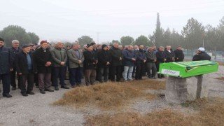 Taşovada ölü bulunan kayıp yaşlı kadın defnedildi