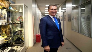 TDP Genel Başkanı Mustafa Sarıgülden İsveç Başbakanına İncil hediyesi