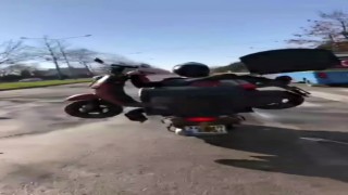 Tekirdağda bir motor kuryenin motor taşıdığı anlar kamerada