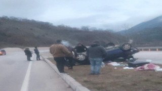 Tokatta, otomobil devrildi: 4 yaralı