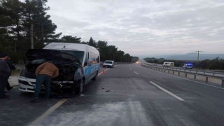 Toplu taşıma aracı alev alev yandı, yolcular son anda tahliye edildi