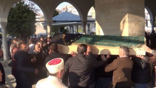 Trafik kazasında hayatını kaybeden genç kız toprağa verildi