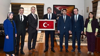 TSK’ne bağışta bulunan özel okula madalya verildi