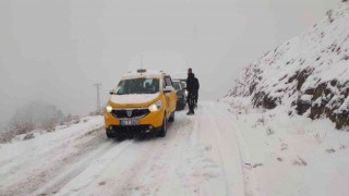 Tuncelide kar yağışı etkili olmaya başladı