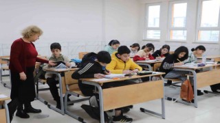 Türkiyede bir ilk: Yarıyıl tatilinde öğrencilere kış okulu imkanı