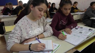 Türkiyede eğitim gören Ahıska Türkü öğrencinin büyüyünce yapmak istediği meslek duygulandırdı