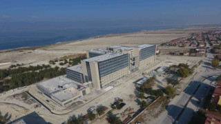 Türkiyenin ilk göl manzaralı devlet hastanesi yüzde 90 oranında tamamlandı