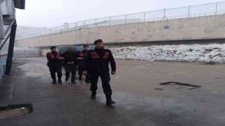 Turşu bidonu ve kavanozlara esrar zulalayan şahıs tutuklandı