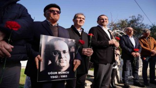 Uğur Mumcu Ayvalıktaki evinin önünde anıldı