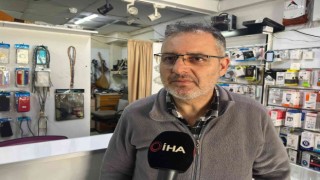 Ümraniyede çocuk hırsızın telefon çaldığı anlar kameraya yansıdı