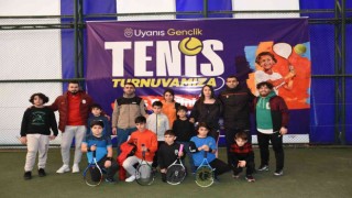 Uyanış Gençlik tenis turnuvası başladı
