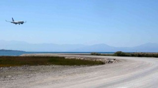 Üzerinden uçakların geçtiği sahil yolu tamamlanıyor